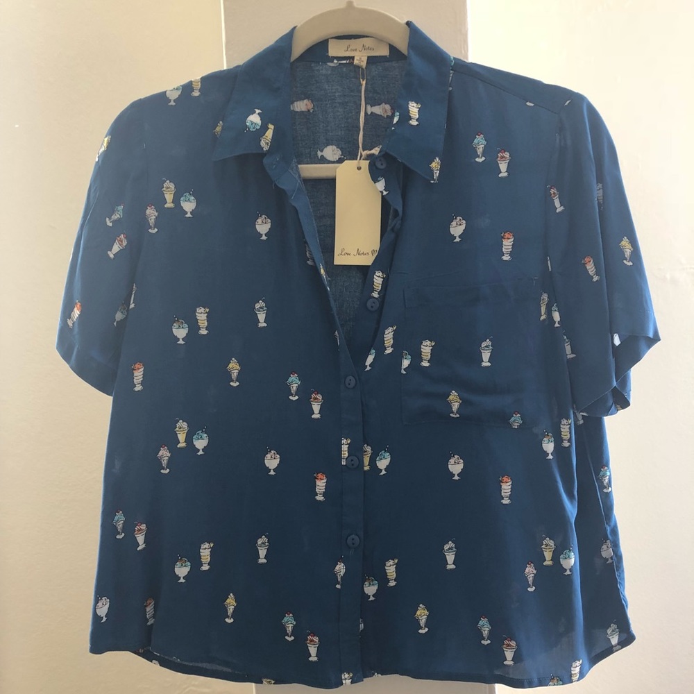 NWT Love Notes size small embroidered t-shirt